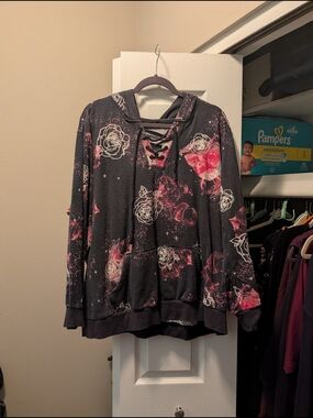 Lovesick Torrid Size 3 Black Lace-Up Hoodie with Pink Floral Accent